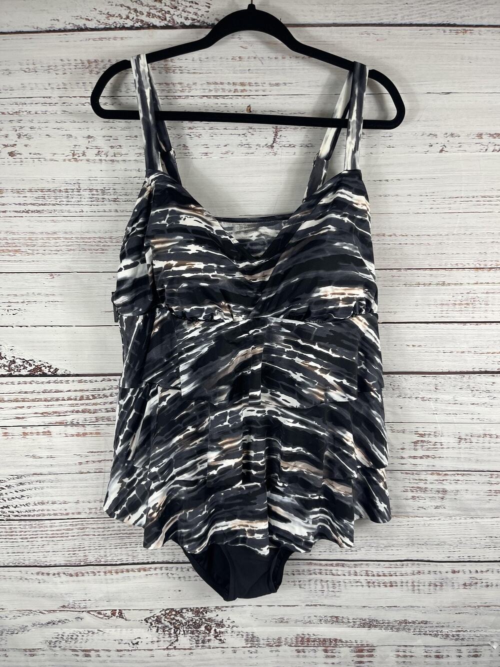 Swim Solutions Size 22W Triple Tier Coastal Plates Black Tummy Control One-Piece